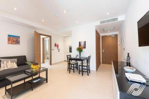 bentley holiday apartments west one