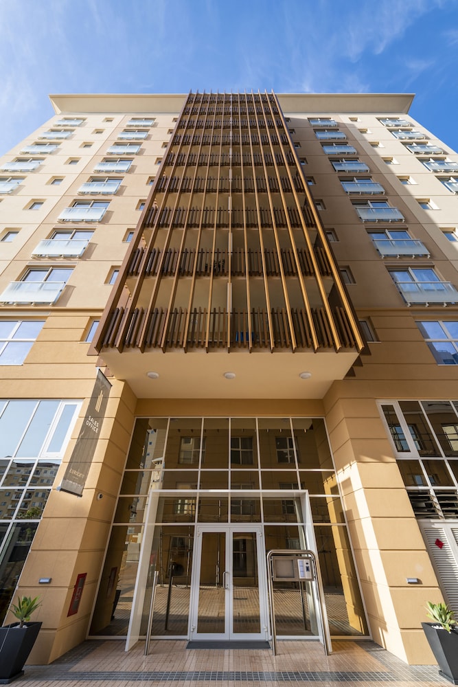 bentley holiday apartments west one