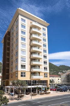 bentley holiday apartments west one