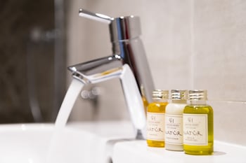 bentley holiday apartments west one