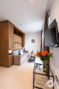 bentley holiday apartments west one