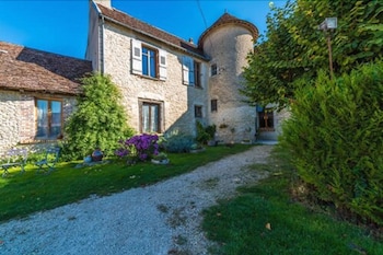 Chambre D’Hôtes Le Prieuré De Fouchères,1 Place De L'église,3 star