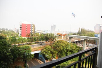 homey 1br mutiara bekasi apartment