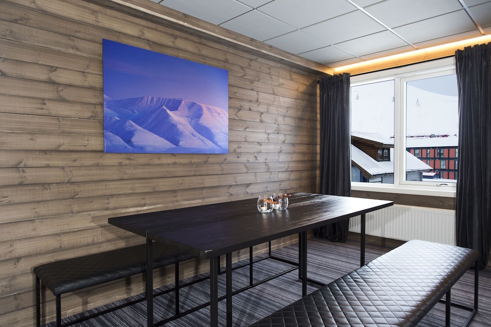 svalbard hotell lodge