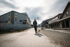 svalbard hotell lodge