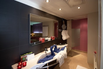 r2 romantic fantasia suites adults only