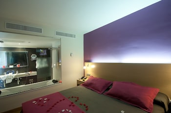 r2 romantic fantasia suites adults only