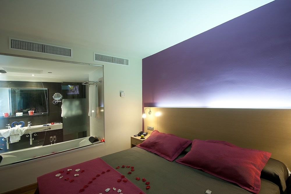 r2 romantic fantasia suites adults only