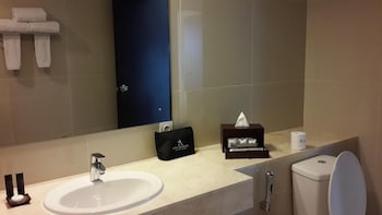 brand new studio room atria residence apartment