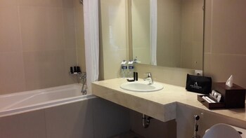 brand new studio room atria residence apartment