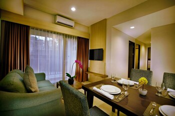 brand new studio room atria residence apartment