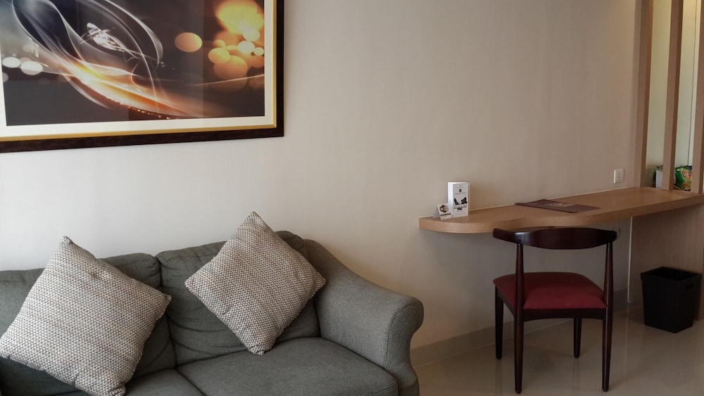 brand new studio room atria residence apartment