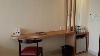 brand new studio room atria residence apartment