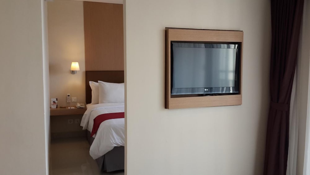brand new studio room atria residence apartment