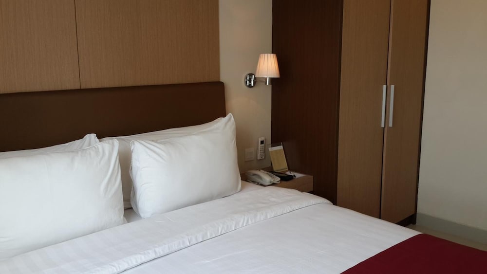 brand new studio room atria residence apartment