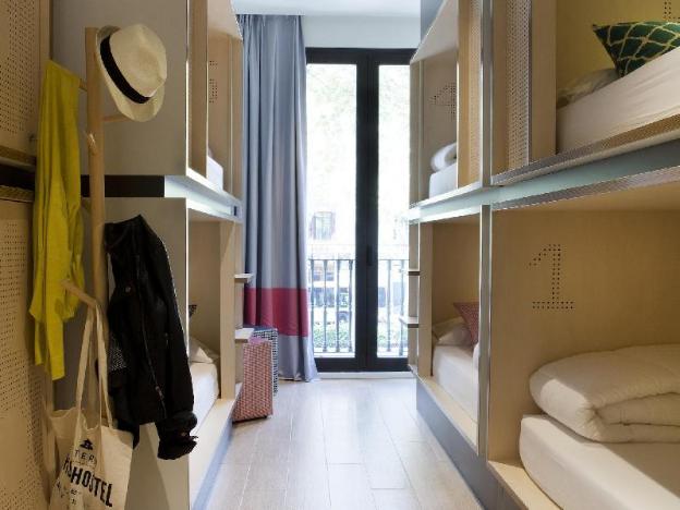 toc hostel barcelona