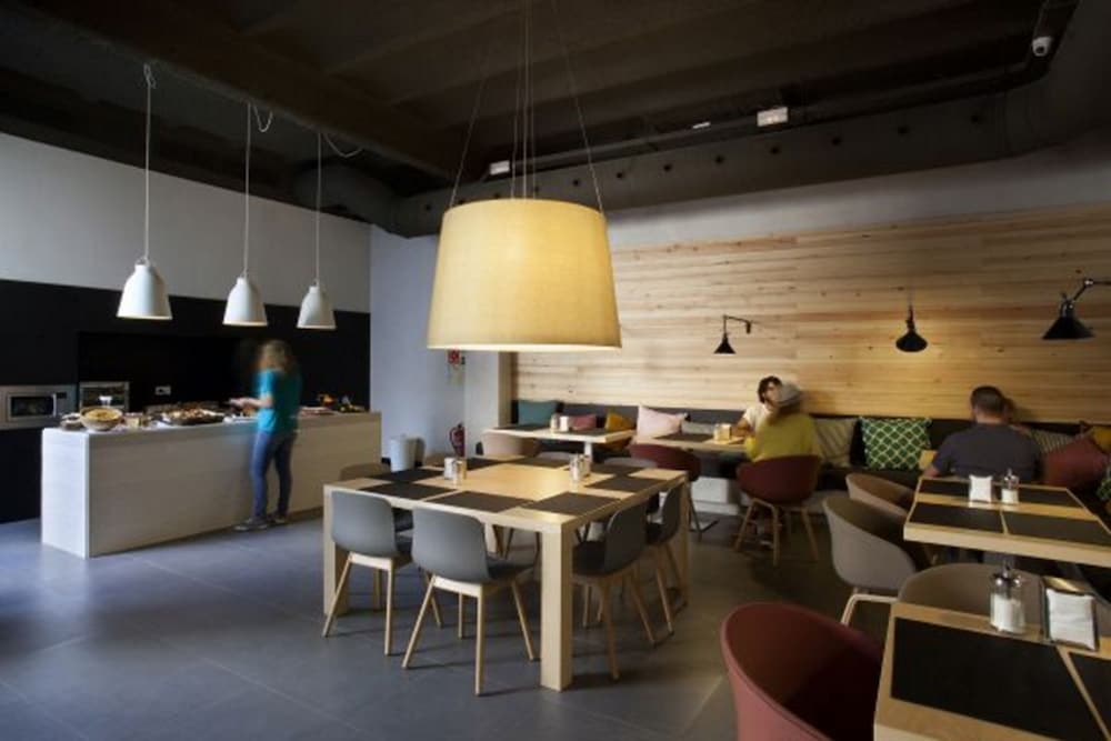 toc hostel barcelona