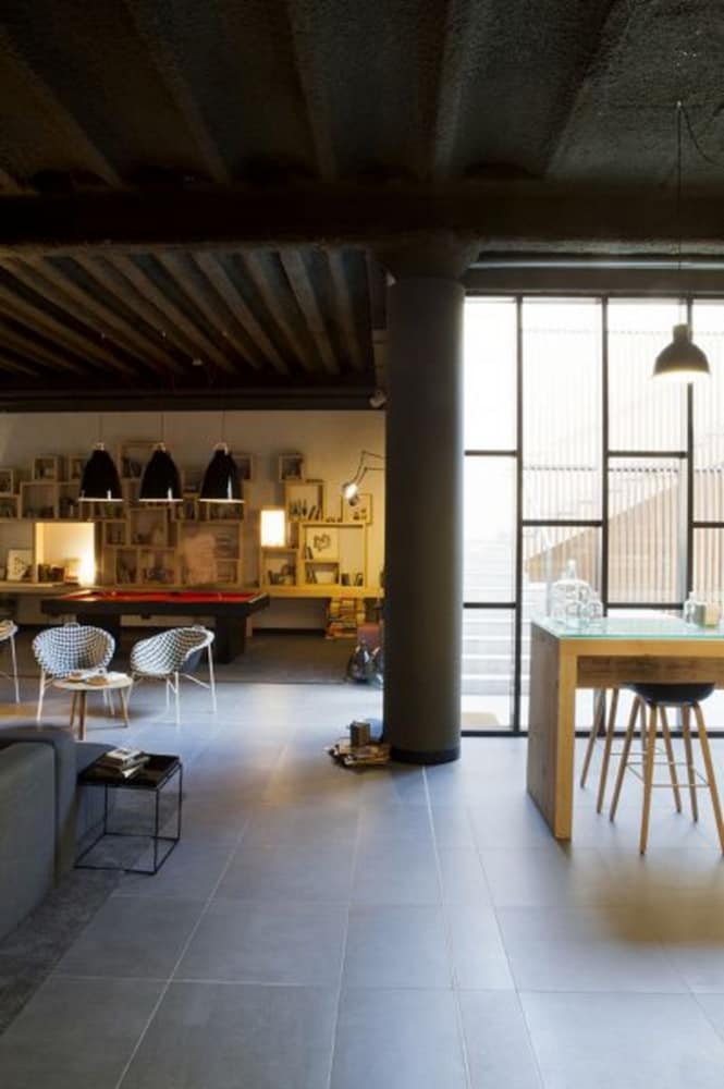 toc hostel barcelona