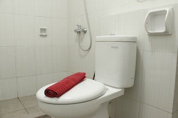 modern 2br apartment at newton residence