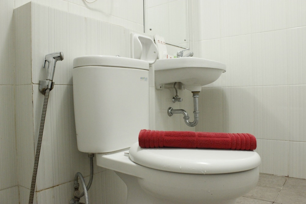 modern 2br apartment at newton residence