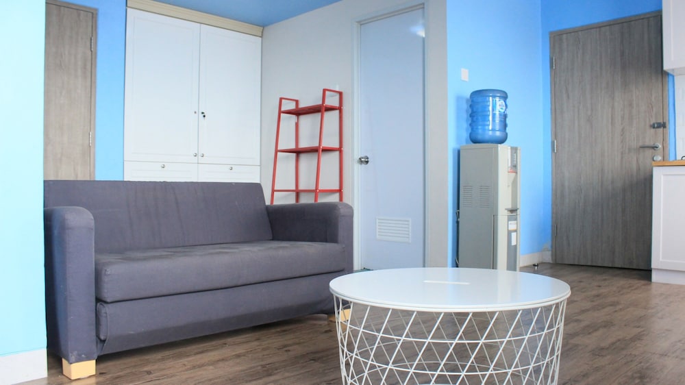 modern 2br apartment at newton residence