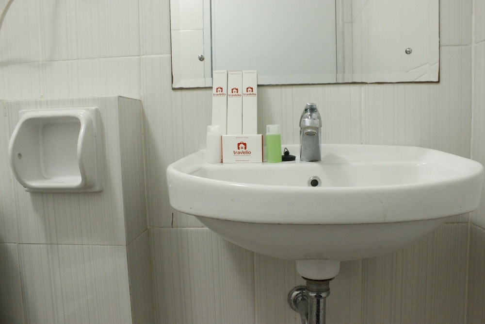 modern 2br apartment at newton residence