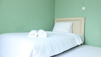 modern 2br apartment at newton residence