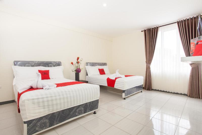 reddoorz near museum angkut batu 2