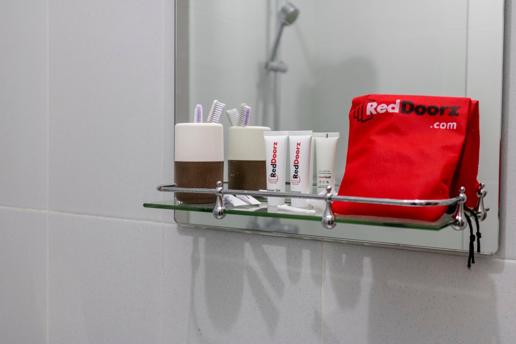 reddoorz near museum angkut batu 2