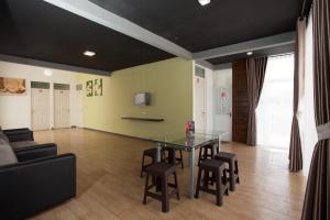 reddoorz near museum angkut batu 2