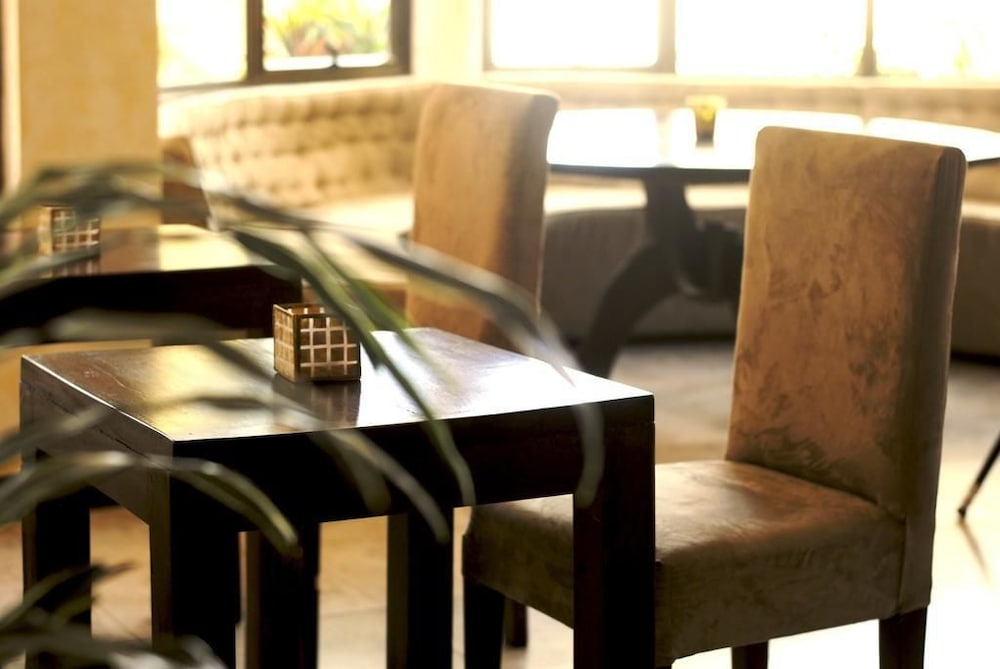 gemsuites state house