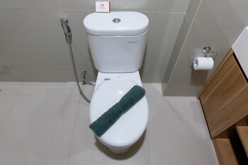homey studio room tree park apartment near bsd city