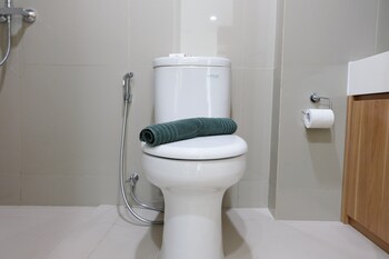 homey studio room tree park apartment near bsd city