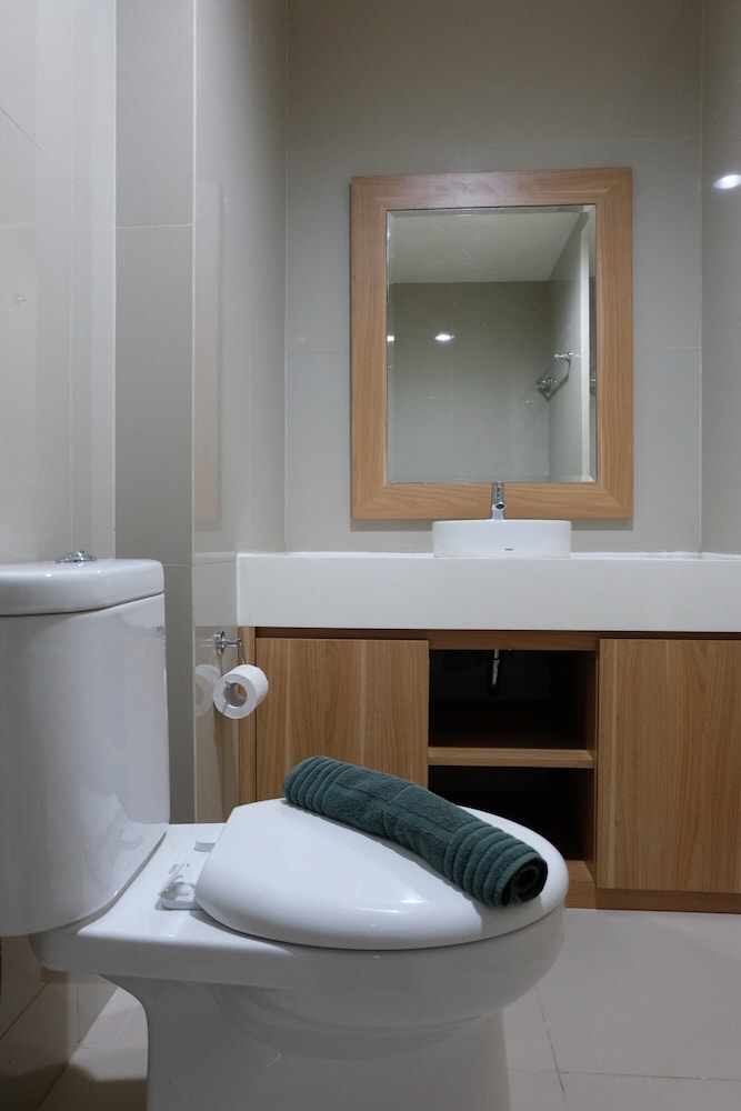homey studio room tree park apartment near bsd city
