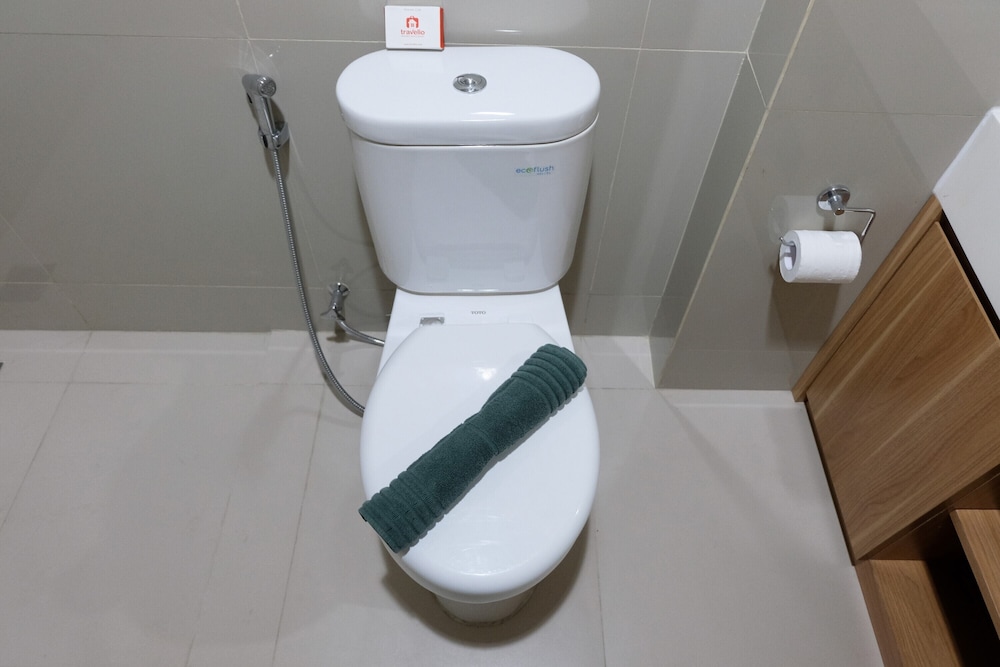 homey studio room tree park apartment near bsd city