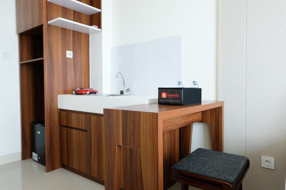 homey studio room tree park apartment near bsd city