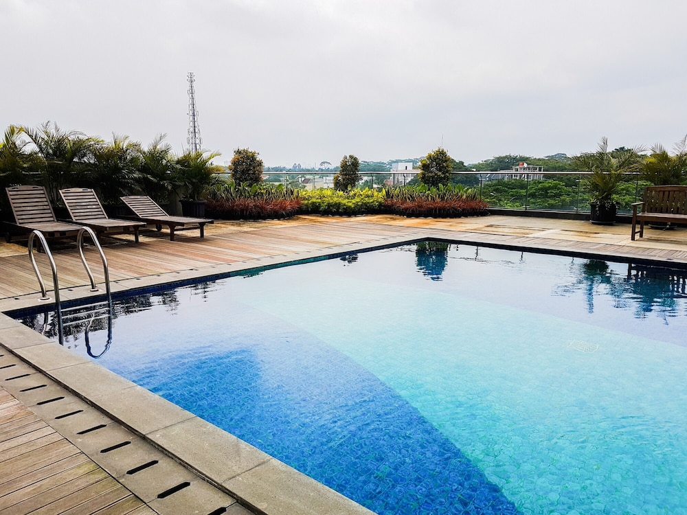 homey studio room tree park apartment near bsd city