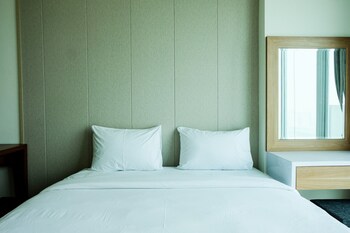 homey studio room tree park apartment near bsd city