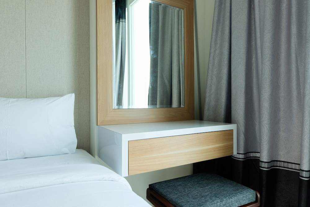 homey studio room tree park apartment near bsd city
