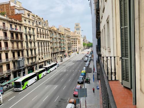 aptbcn super balmes guest house