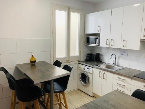 aptbcn super balmes guest house