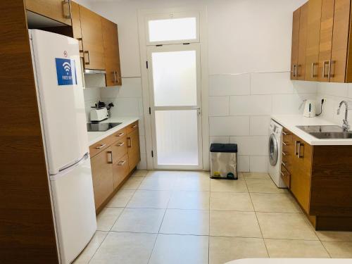 aptbcn super balmes guest house