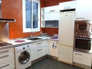 aptbcn super balmes guest house