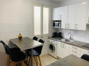 aptbcn super balmes guest house