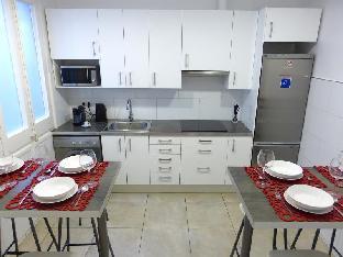 aptbcn super balmes guest house