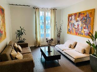 aptbcn super balmes guest house