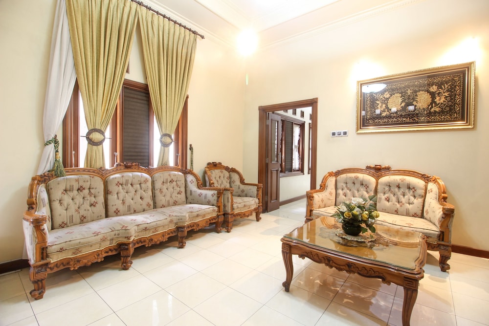 reddoorz plus tegal panggung