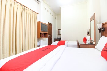 reddoorz plus tegal panggung