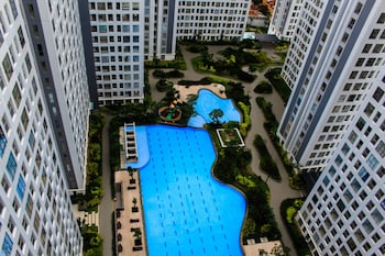warm and cozy 3br apartment at m town residence