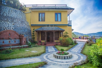 the lapsi tree resort